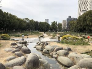 靱公園（大阪市西区）の川のせせらぎ